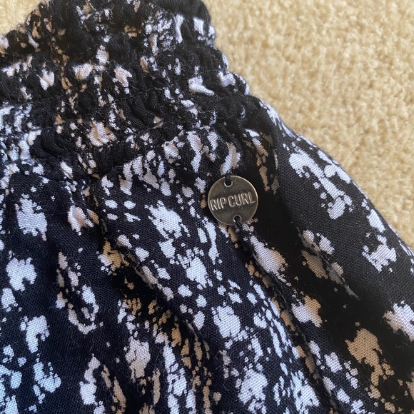 Rip Curl Flowy Shorts - Picture 3 of 4